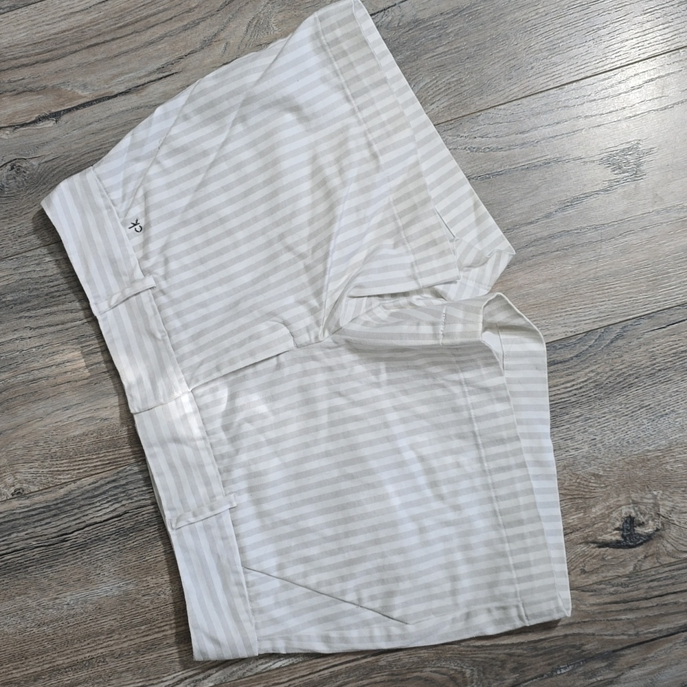 NWOT Calvin Klein Light Gray Striped Women's Shorts, Size 4